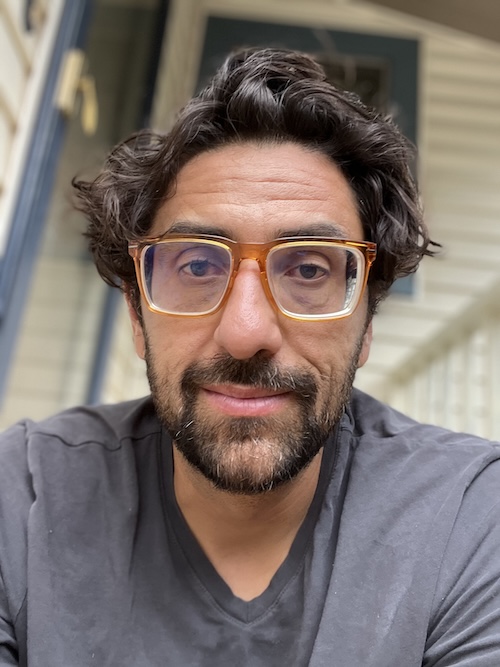 Color Headshot of José Felipe Alvergue