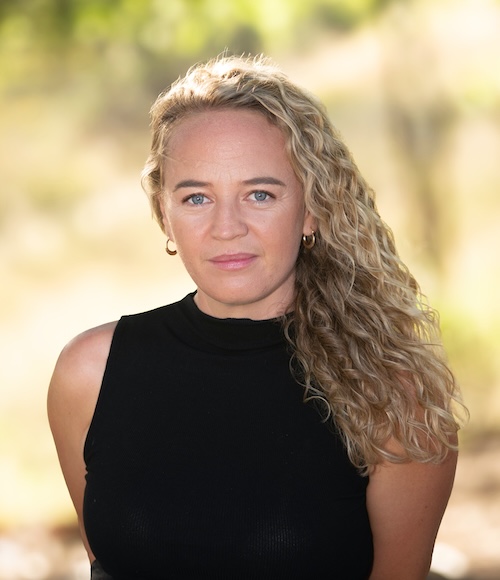 Color headshot of Robin Walter